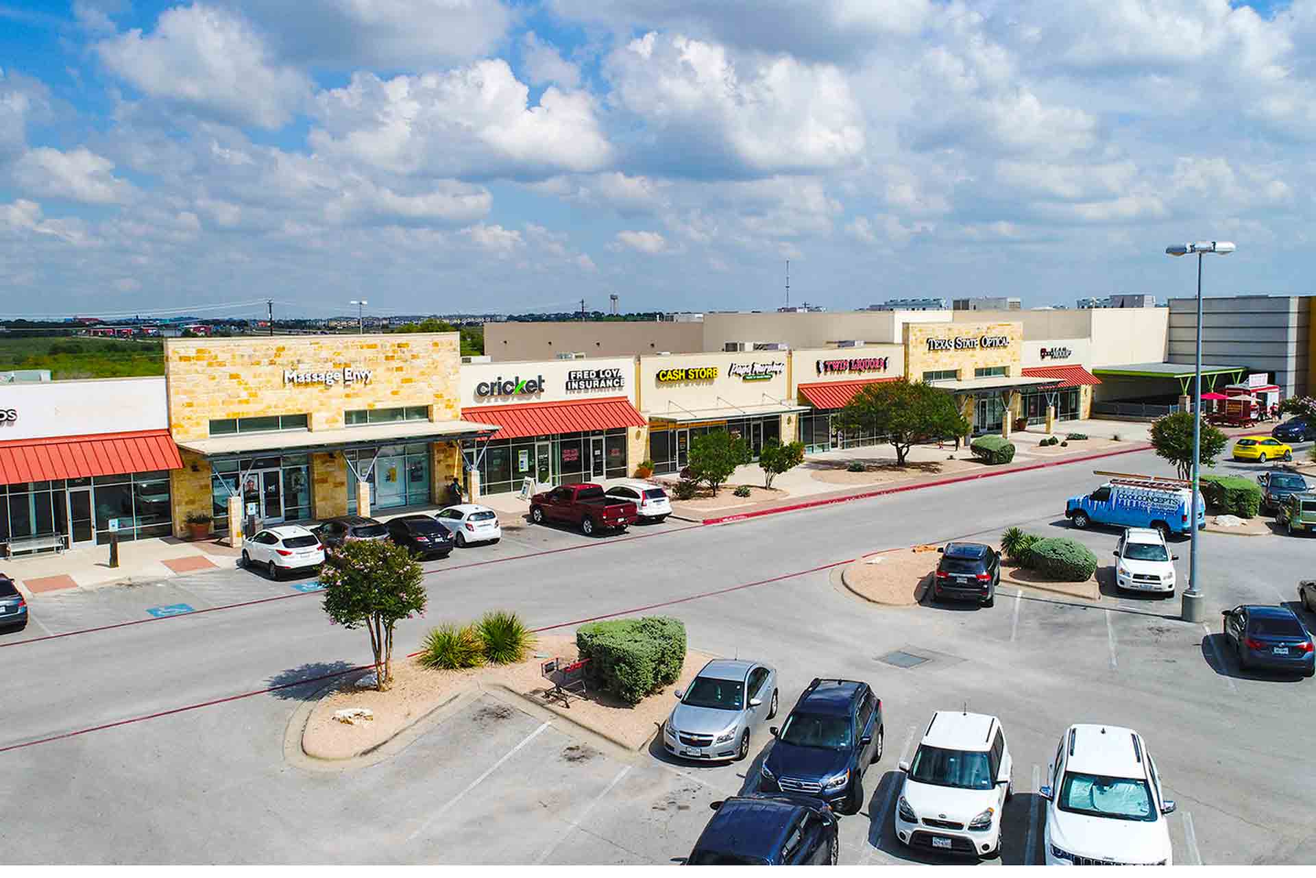 44757 3 Kyle Marketplace