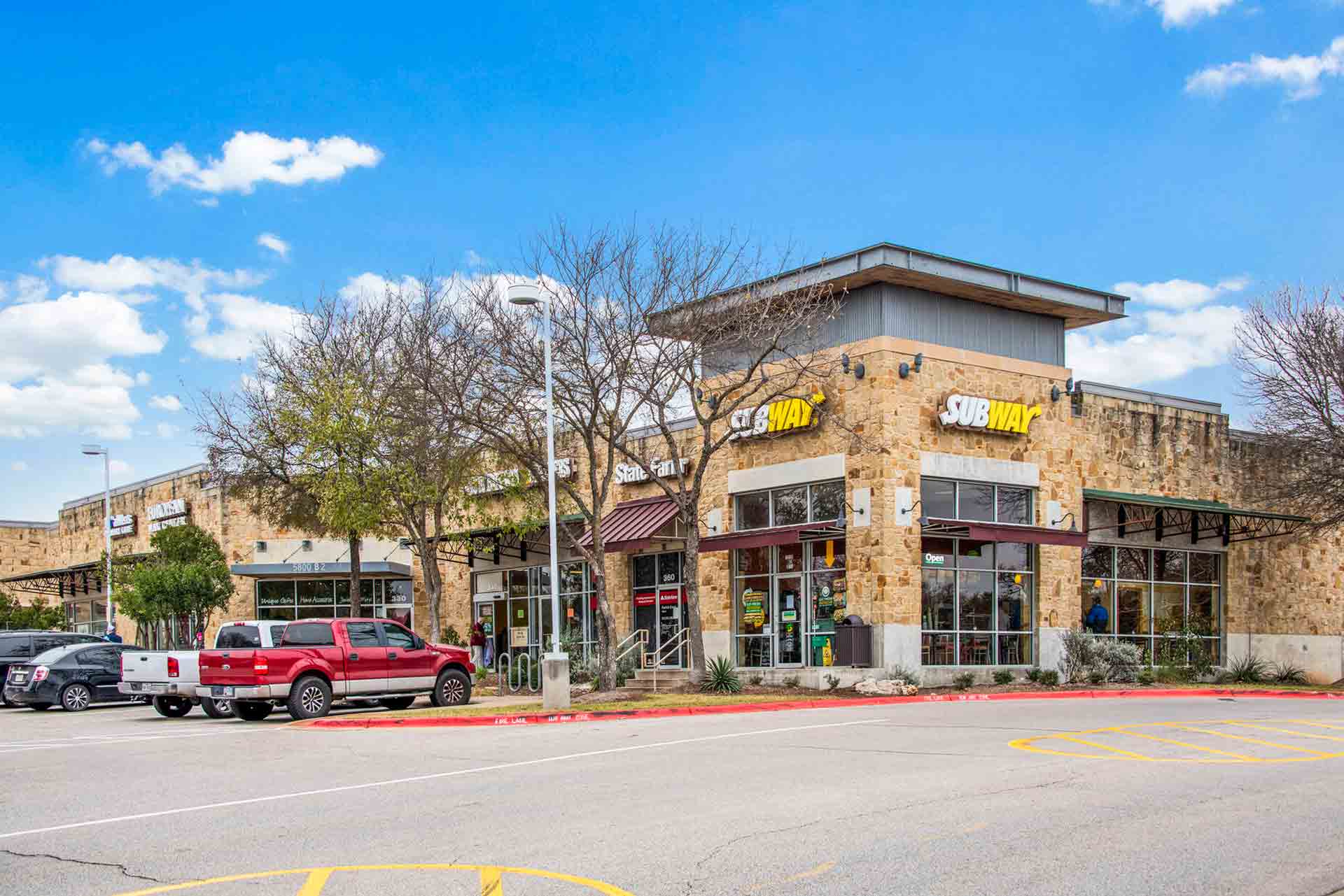 44777 4 Escarpment Village