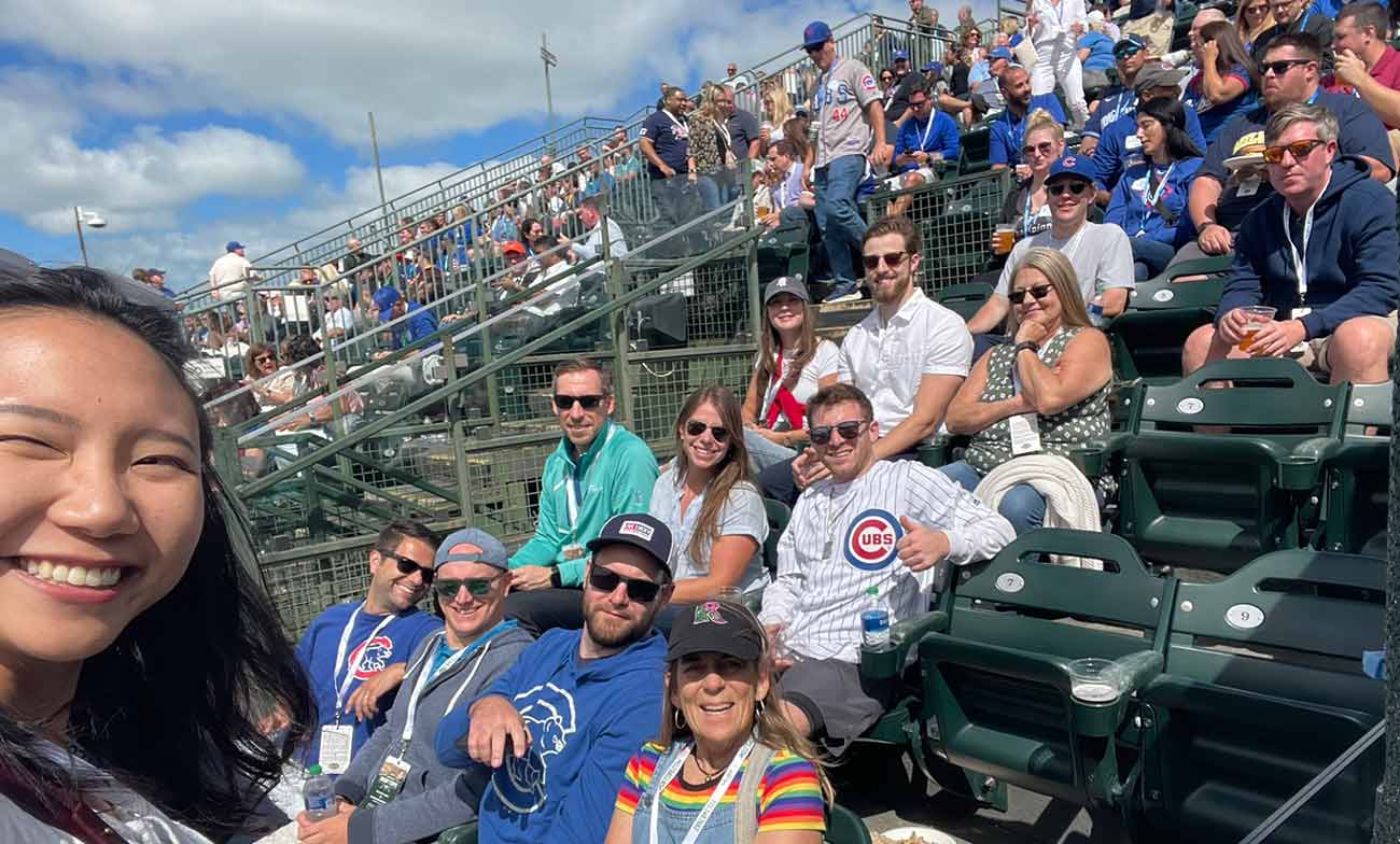 slider-8-happy-people-at-cubs-game