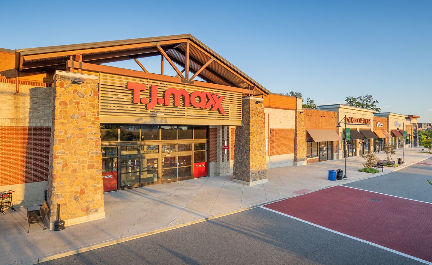 44806_4_West-Broad-Marketplace